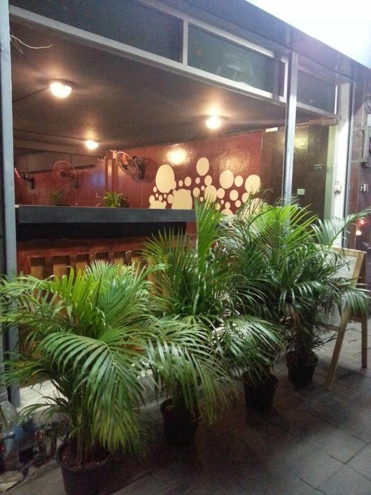 Wacky Fun Party Hostel バンコク都 エクステリア 写真