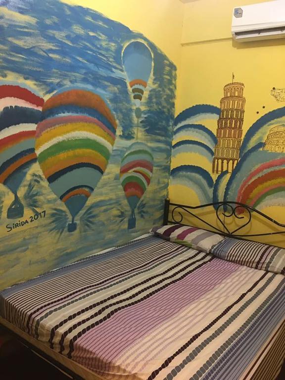 Wacky Fun Party Hostel バンコク都 エクステリア 写真