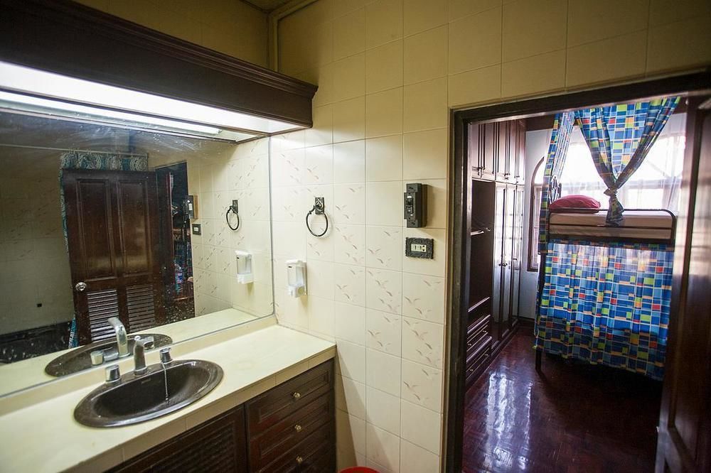 Wacky Fun Party Hostel バンコク都 エクステリア 写真