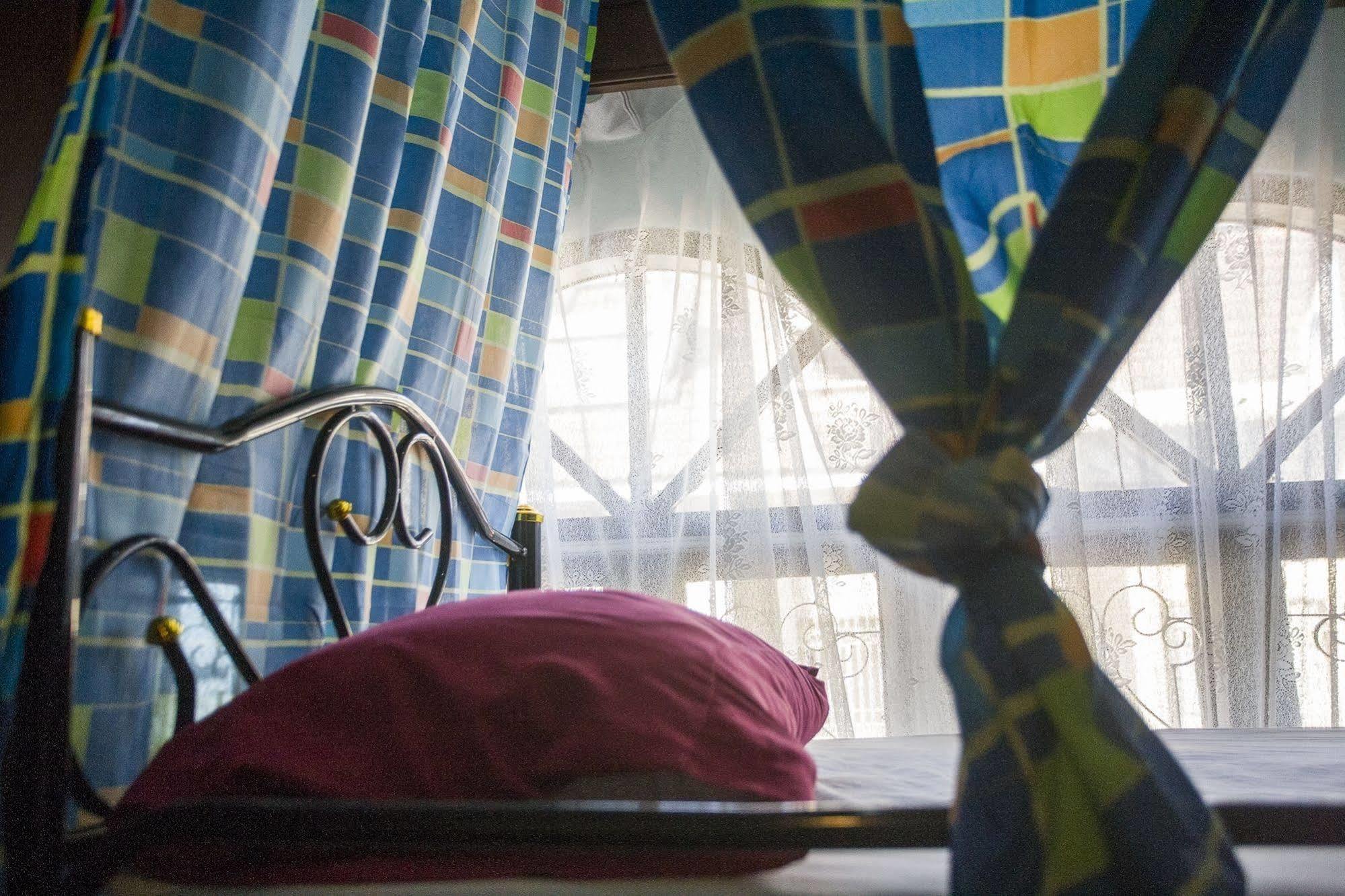 Wacky Fun Party Hostel バンコク都 エクステリア 写真